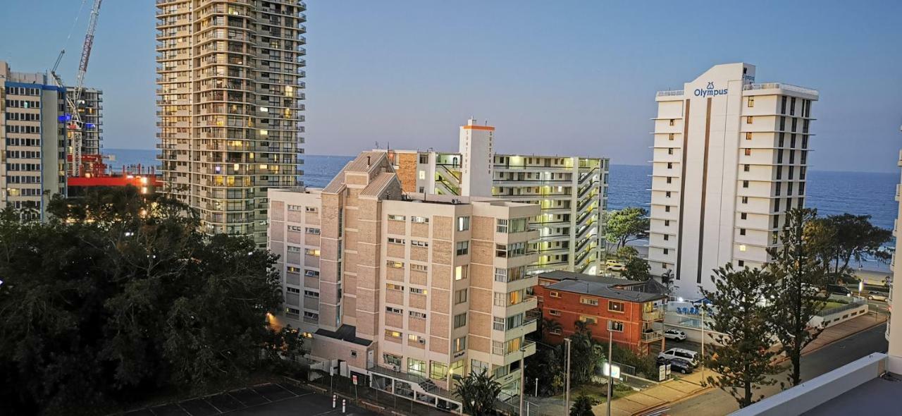 Studio 100 Meters From Beach At Surfers Paradise Hotel Gold Coast Exterior foto